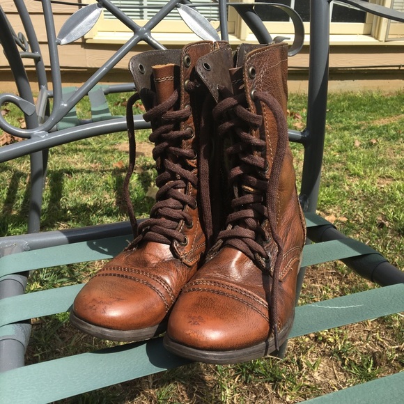 Steve Madden Shoes - Steve Madden Vintage combat lace up boots !